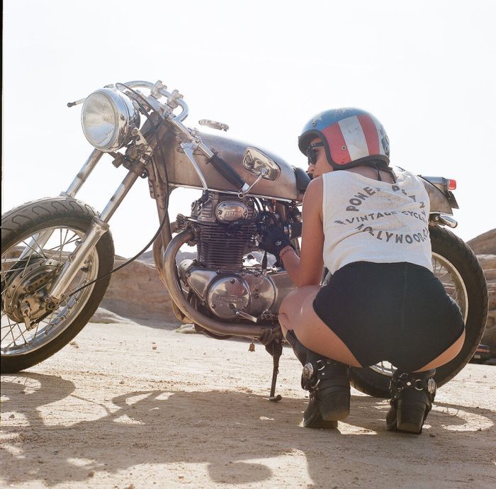 Girls on a motorcycle in Feira di Santana