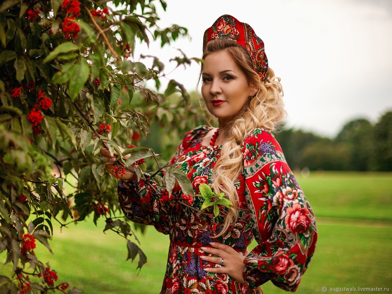 Women in Slavic costumes in Feira di Santana