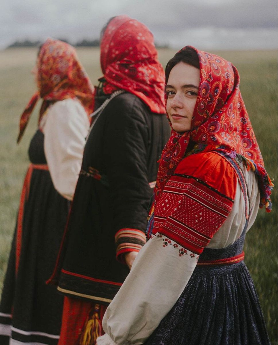 Women in Slavic costumes in Feira di Santana