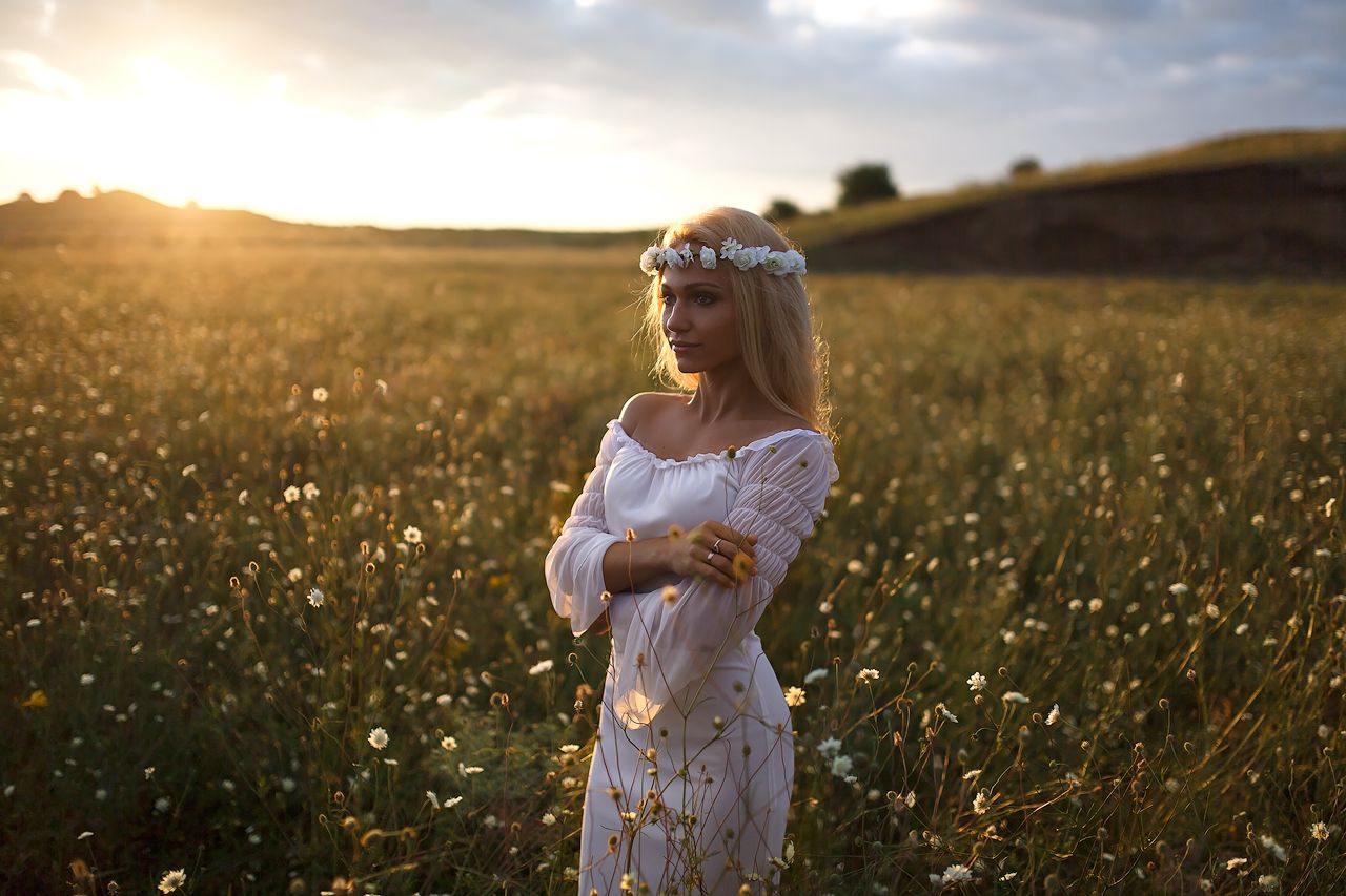 Girls in Slavic costumes in Feira di Santana