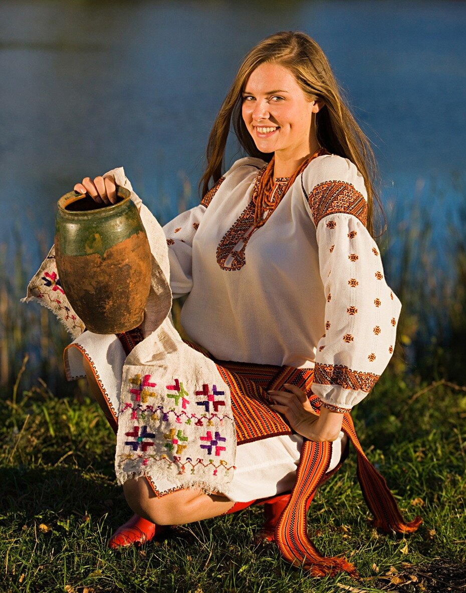 Girls in Slavic costumes in Feira di Santana