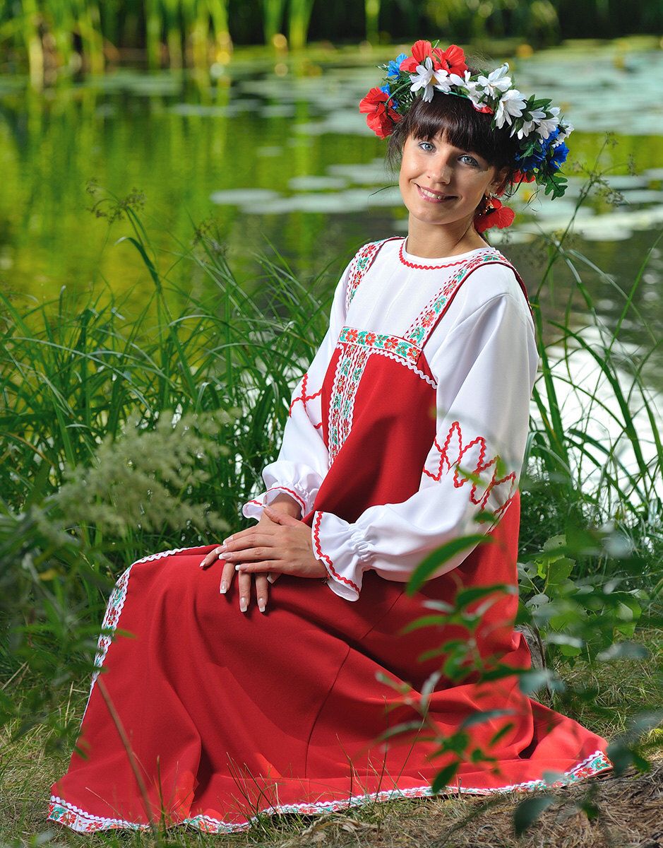 Beautiful girl Girls in Slavic costumes in Feira di Santana
