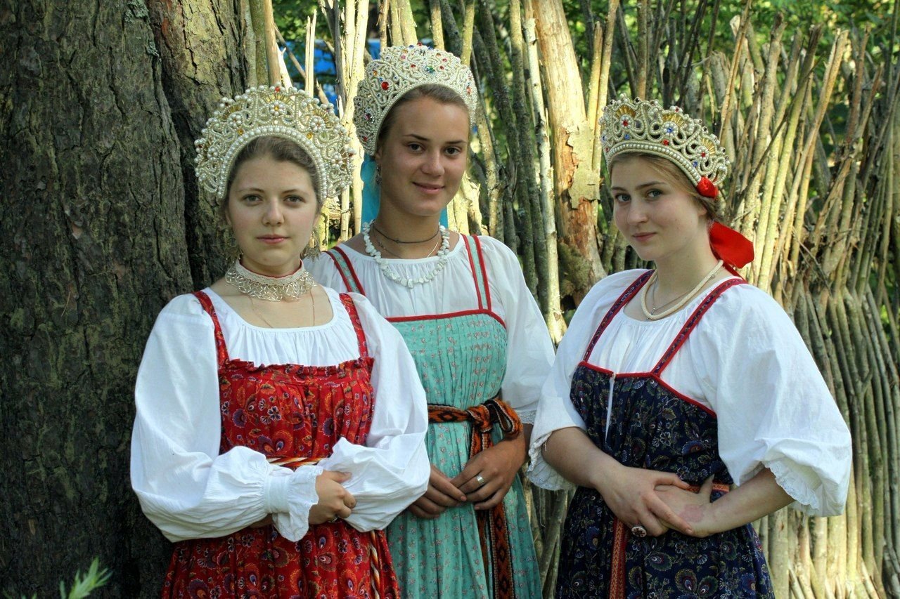 Sexy model Girls in Slavic costumes in Feira di Santana